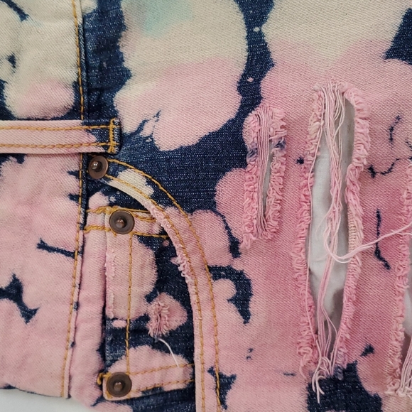 Uniq distressed tie dye jean cut-off shorts - Picture 8 of 12